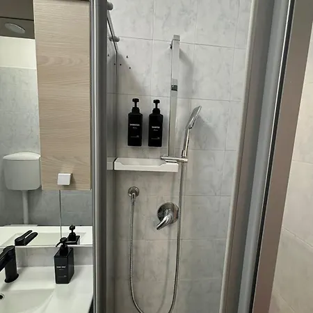Casa Lavinia Bright Modern With Free Parking Easy Venice Access Appartamento Mestre